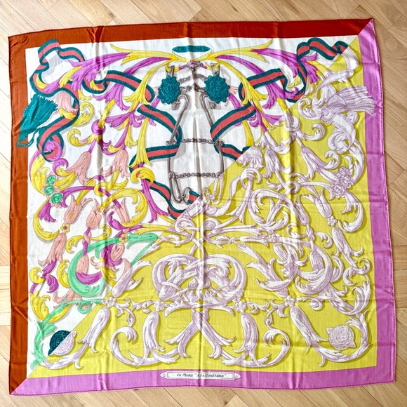Stunning and Rare, Hermes ‘Le Mors A La Conetable’ Silk & Cashmere Shawl/Scarf - Picture 5 of 7